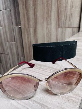 Women's Gold Frame Pink Gradient Lens Sunglasses